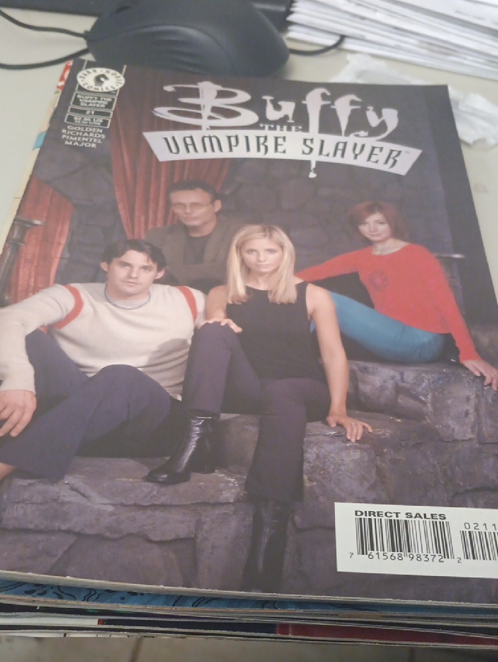 Buffy the Vampire Slayer Comic Book - Neutral Cover Not Sleeved